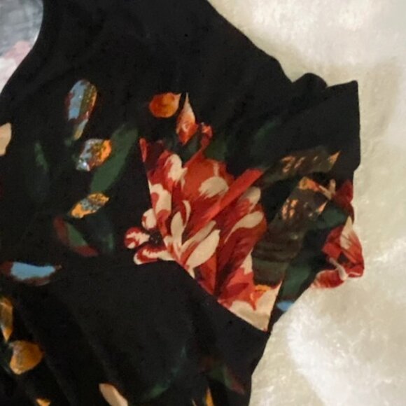 Your Style 2XL Women's Short Sleeve Floral Blouse - Picture 2 of 4